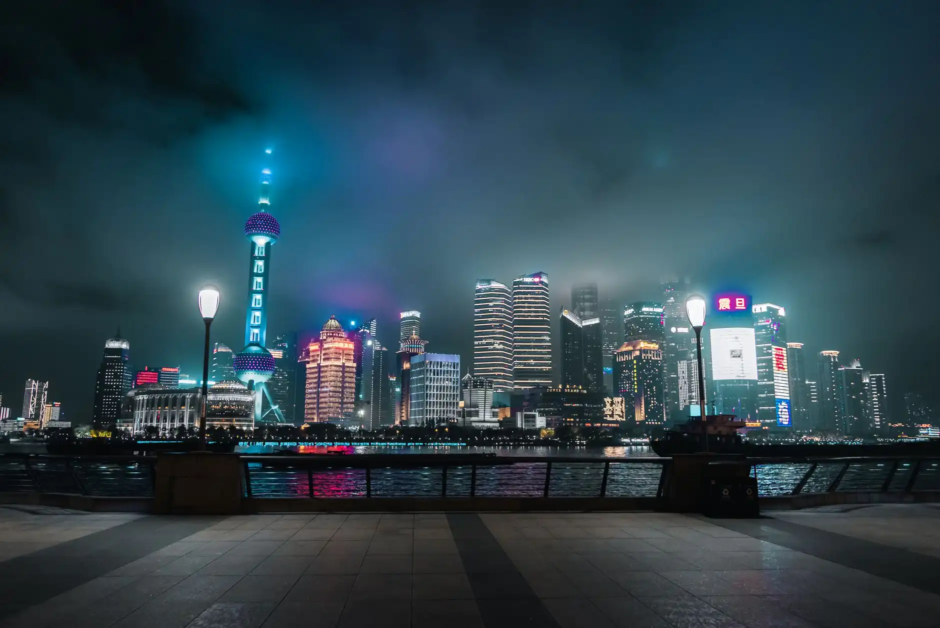 上海户外大屏广告投放策略：如何通过媒体整合提升品牌区域曝光效果正文配图 1