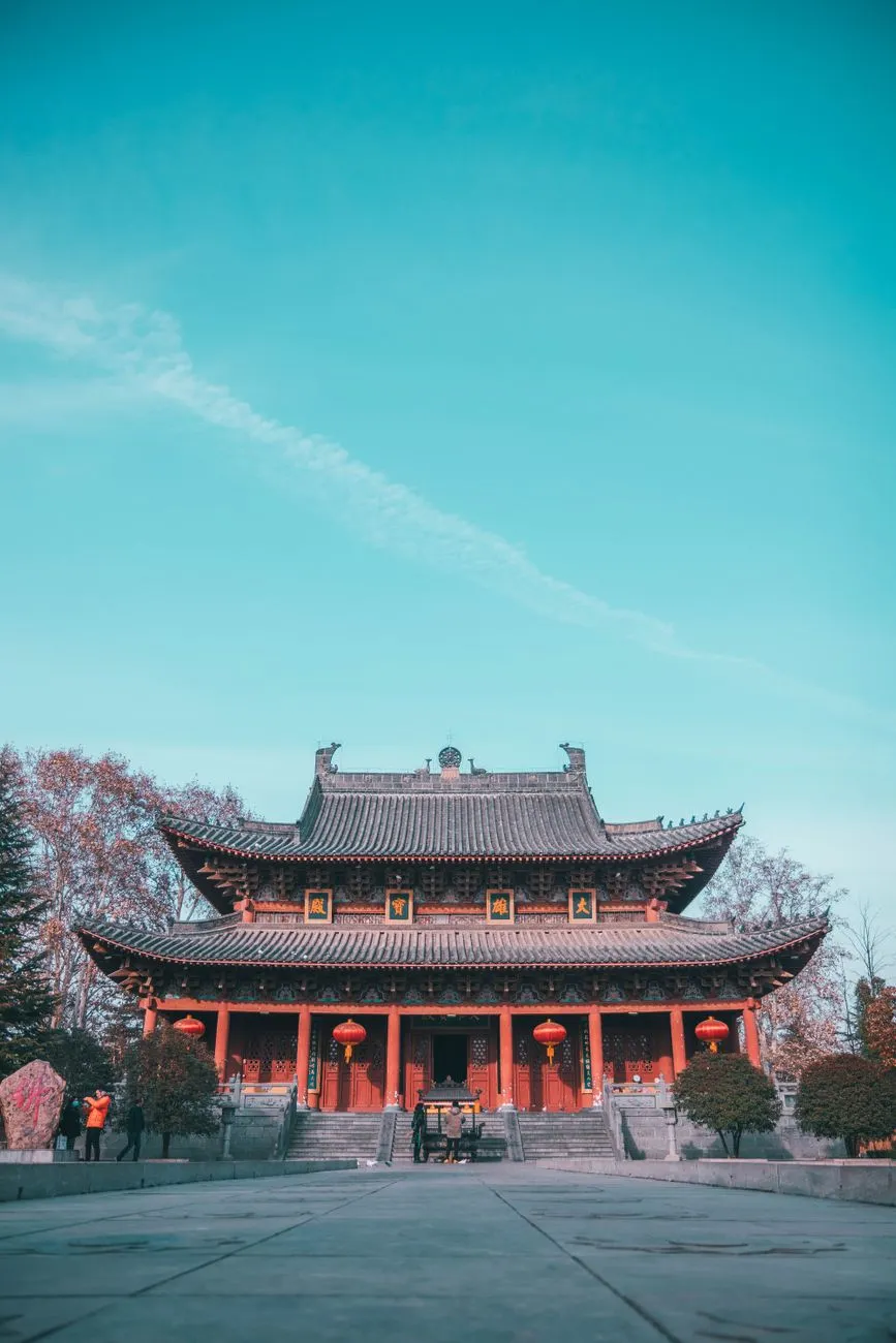 2024年媒体投放策略升级：户外大屏+社区广告整合方案