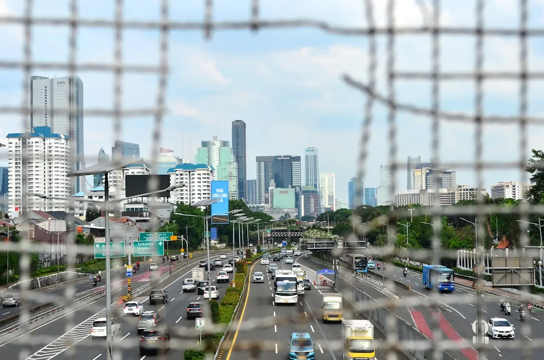 2025年户外大屏广告投放技术趋势与效果评估方法