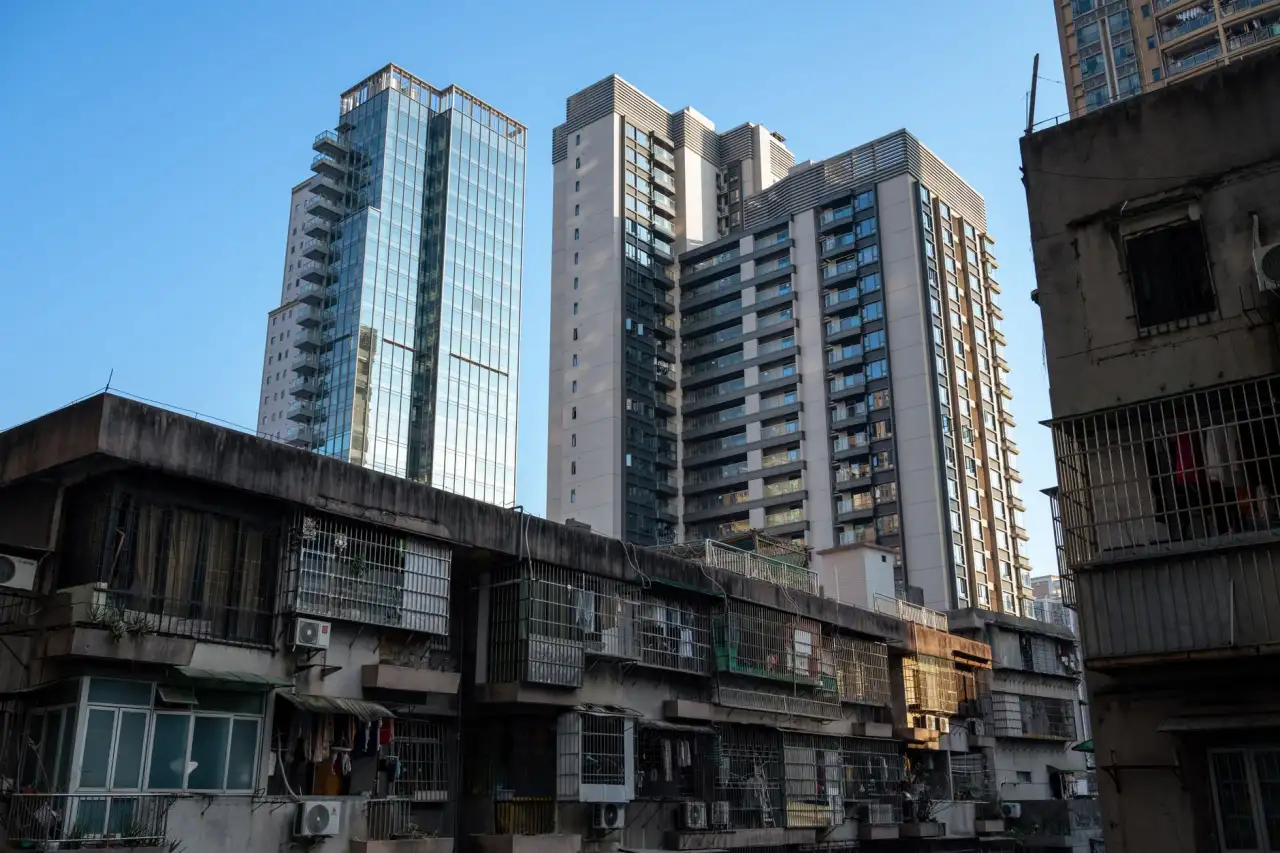 上海户外大屏与社区广告投放策略解析