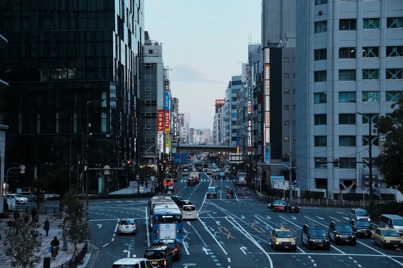2025年户外大屏广告投放效果评估与媒体选择策略正文配图 1